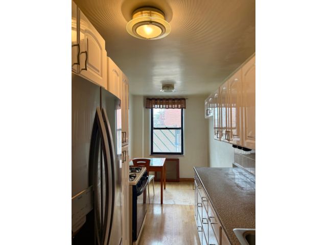  1 BR,  1.00 BTH  Co-op style home in Brooklyn