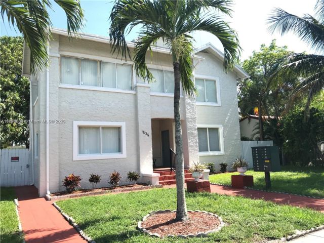 [Hollywood Real Estate, listing number 3303703]