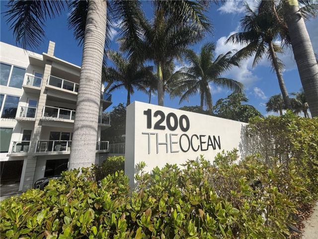 3 BR,  2.00 BTH   style home in Hillsboro Beach
