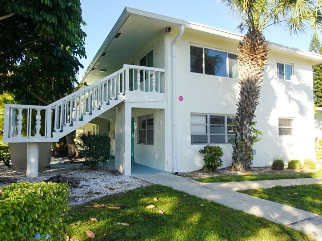  2 BR,  1.50 BTH &nbsp;Condo style home in Boynton Beach