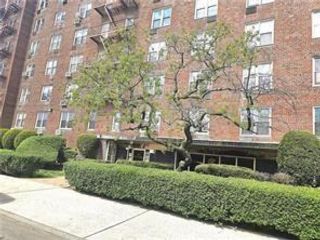  2 BR,  1.00 BTH &nbsp;Co-op style home in Brooklyn