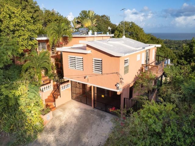  3 BR,  4.00 BTH &nbsp;Contemporary style home in Vieques