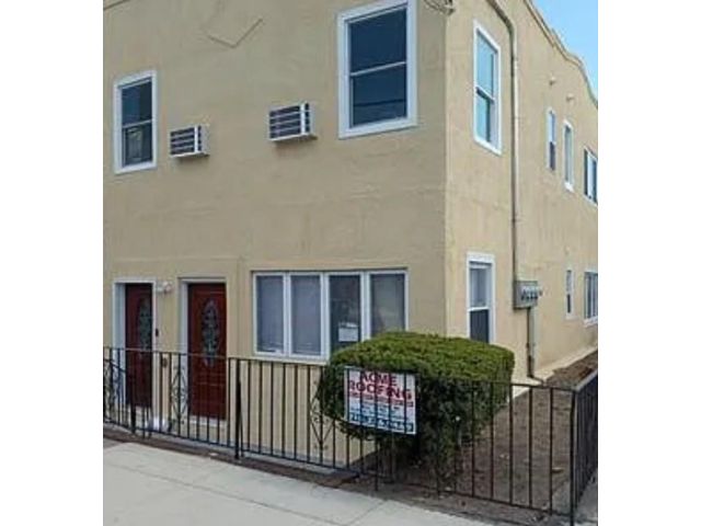  1 BR,  1.00 BTH &nbsp;Multi-family style home in Sheepshead Bay