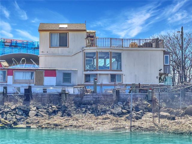  4 BR,  1.00 BTH &nbsp;Other style home in Arverne