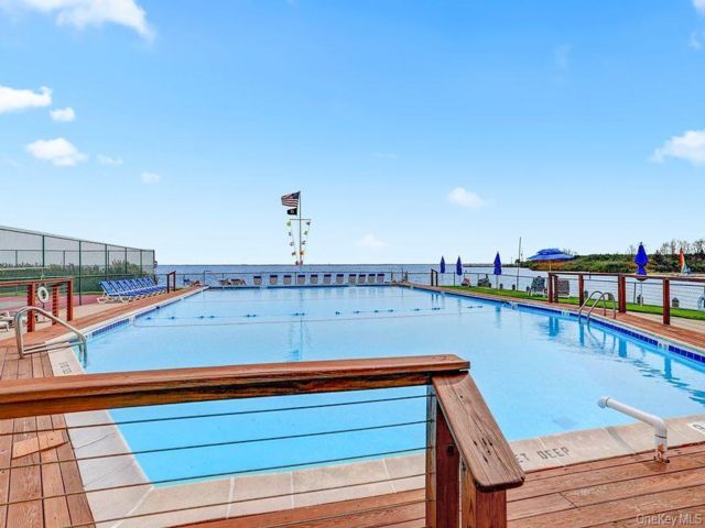  1 BR,  1.00 BTH &nbsp;Condo style home in Copiague