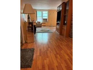 2 BR,  2.00 BTH &nbsp;Co-op style home in Sheepshead Bay