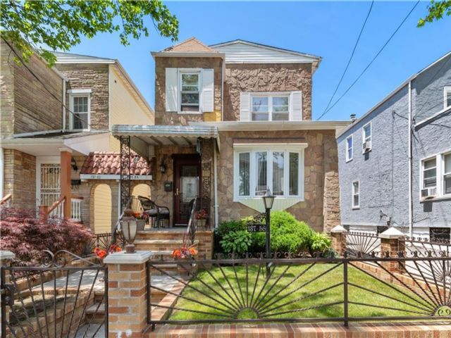  3 BR,  2.50 BTH &nbsp; style home in Rosedale