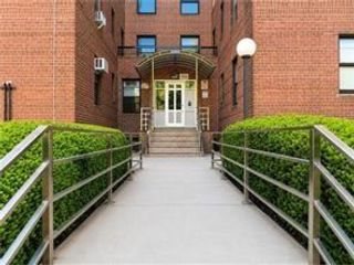  2 BR,  1.00 BTH &nbsp;Co-op style home in Sheepshead Bay