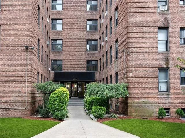  2 BR,  2.00 BTH &nbsp;Co-op style home in Brooklyn