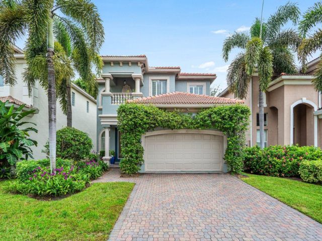  4 BR,  2.50 BTH &nbsp;2 story style home in Boynton Beach