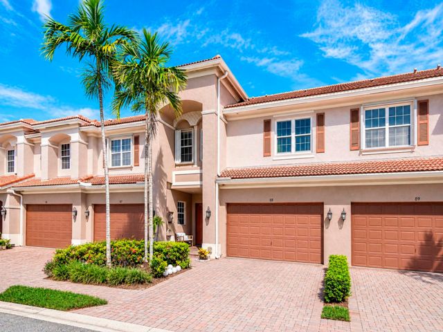  3 BR,  2.50 BTH &nbsp;Townhouse style home in Boynton Beach