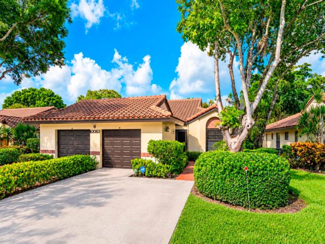  2 BR,  2.00 BTH &nbsp;Condo style home in Boynton Beach