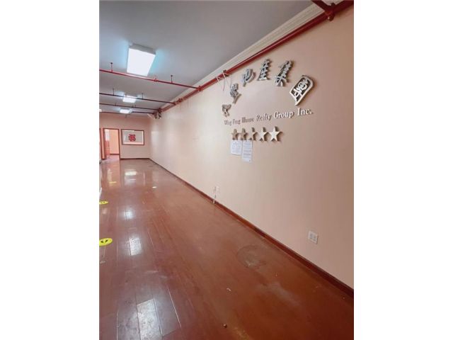 [PHOTO]