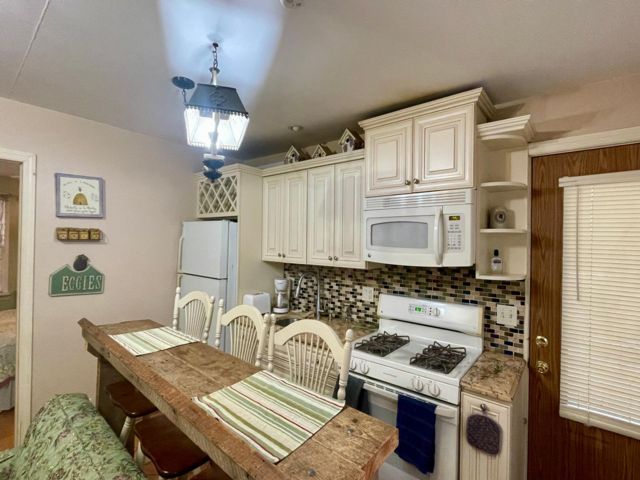  1 BR,  1.00 BTH &nbsp;Apartment style home in Rockaway Park