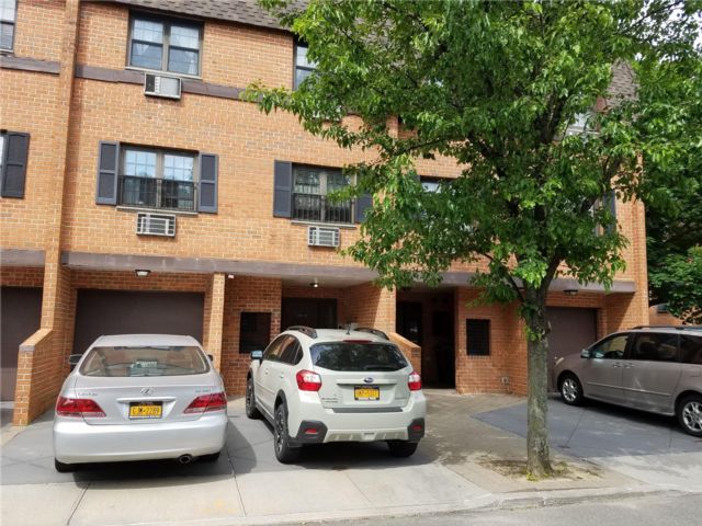 [Bayside Real Estate, listing number 7124900]