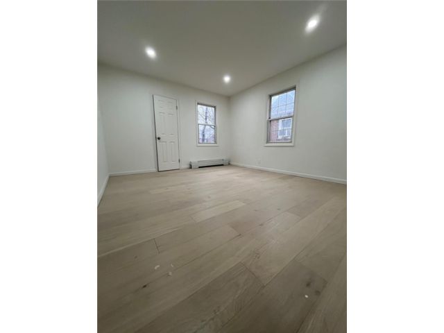 [PHOTO]