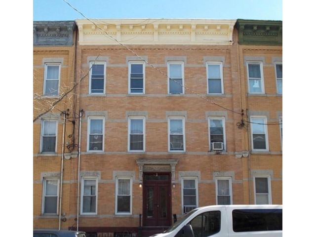 Studio,  0.00 BTH  House style home in Ridgewood