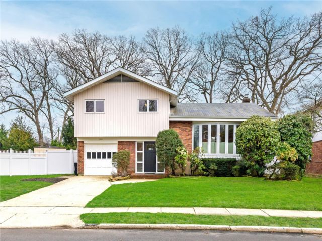 [North Bellmore Real Estate, listing number 7143194]