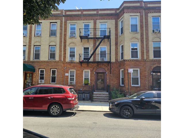 Commercial Property in Woodside
