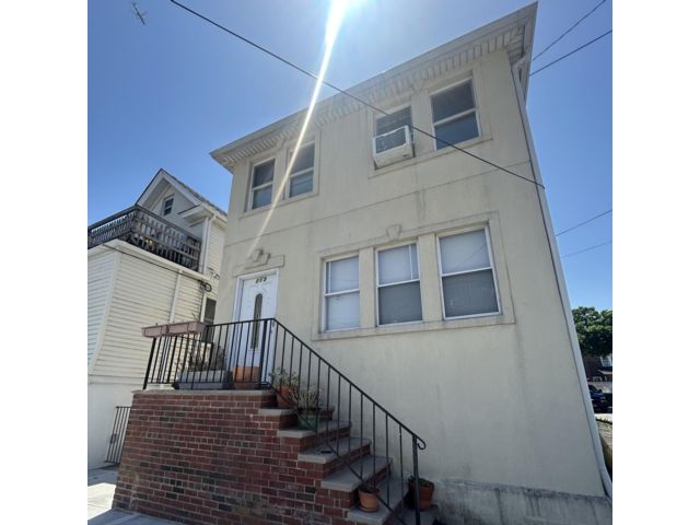 3 BR, 1.00 BTH Other style home in Rockaway Beach